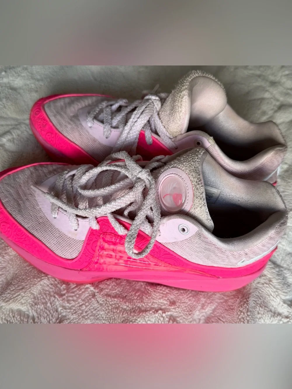 Nike Mens KD 15 Aunt pearl Hot Pink and Light Gray Low-Top Sneakers